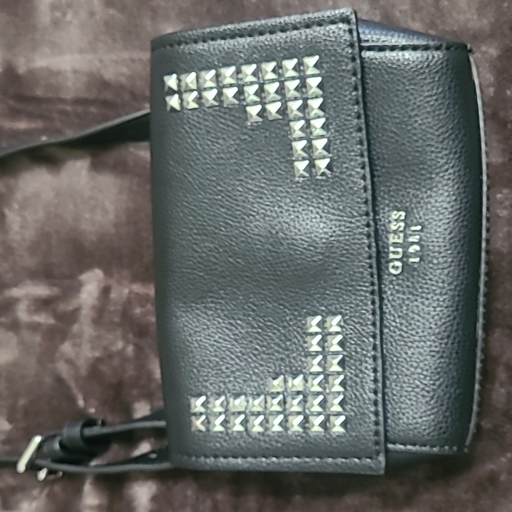 Small black GUESS purse